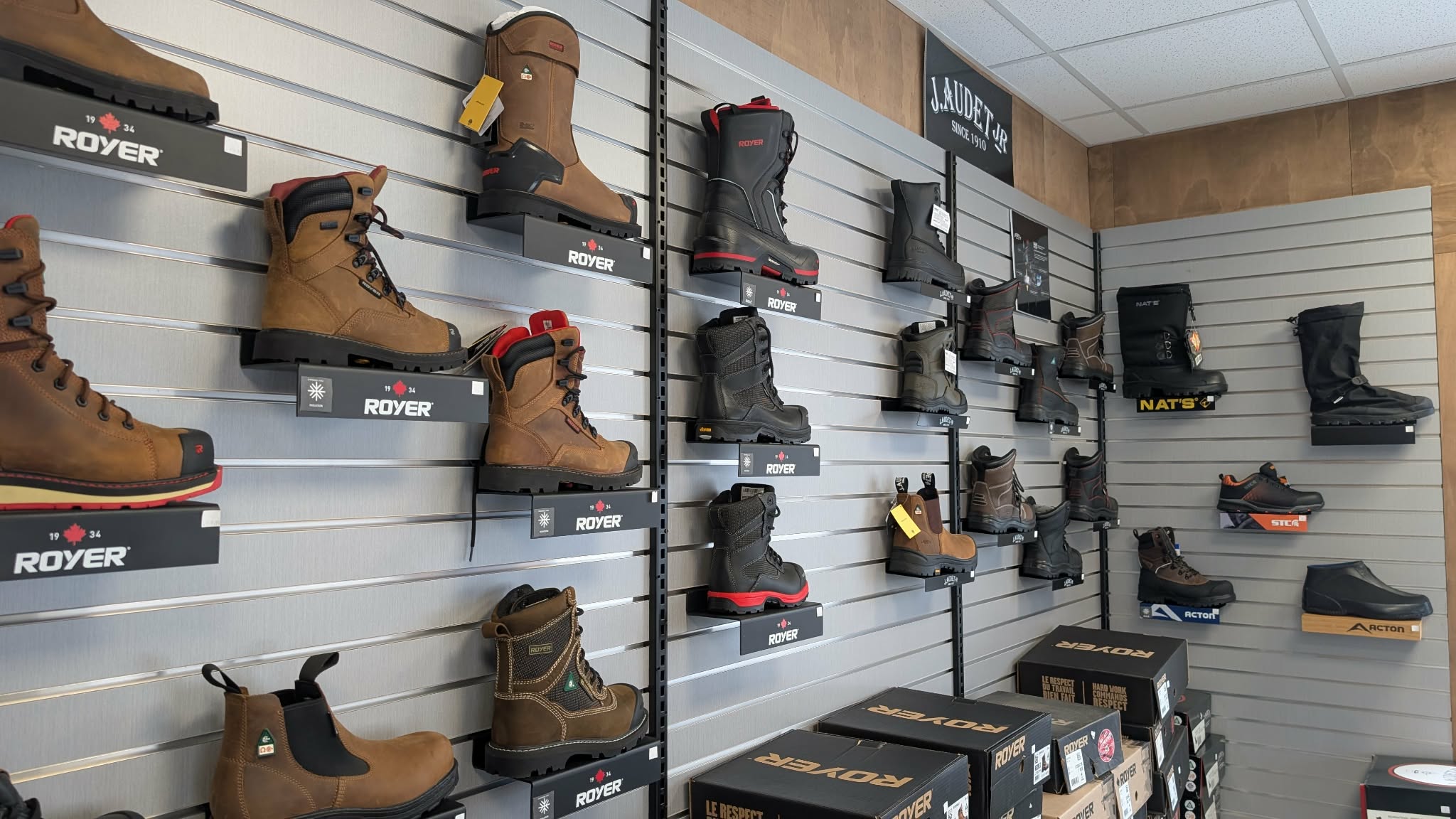 Tool and equipment rental services in Cookshire-Eaton